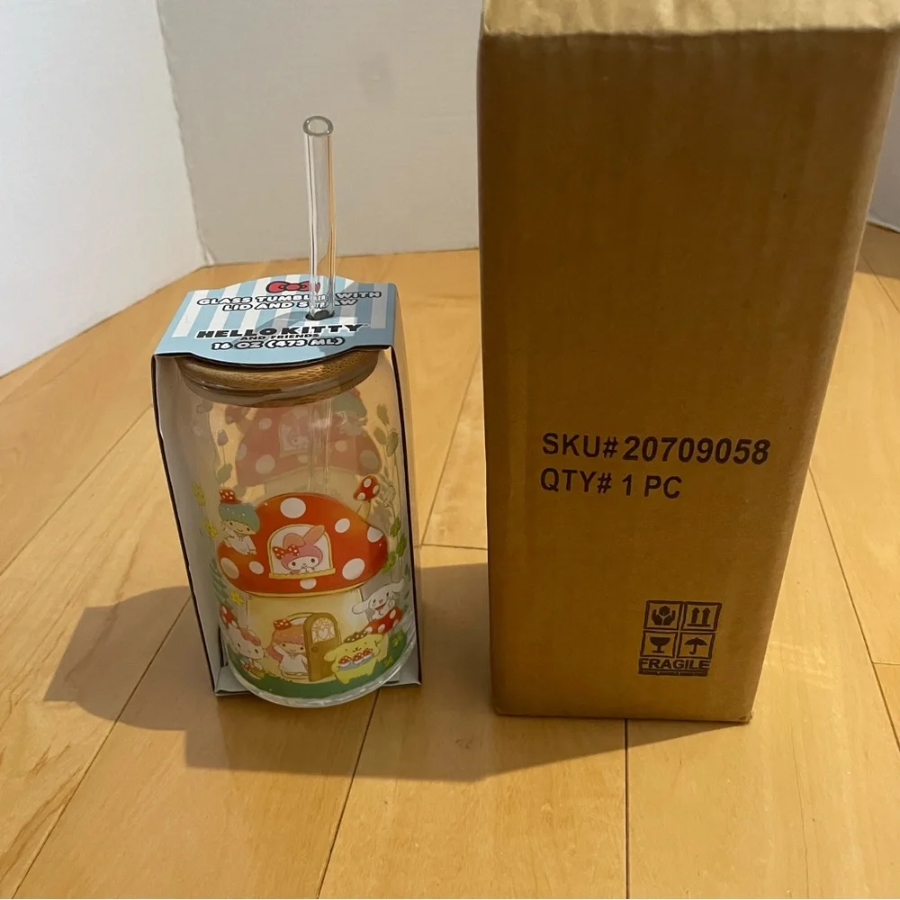 NIB Sanrio and friends mushroom house glass tumbler with straw
